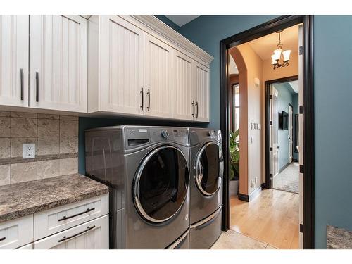 3 Henner'S Outlook, Lacombe, AB - Indoor Photo Showing Laundry Room