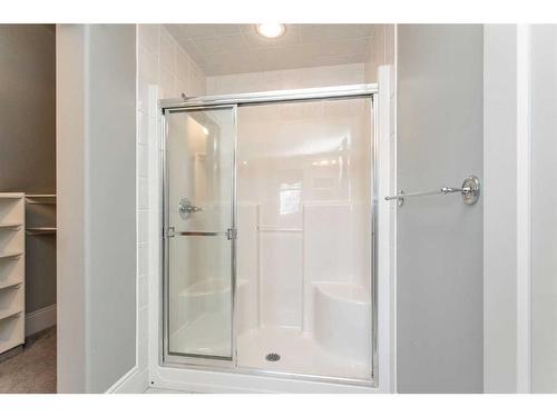 31-38311 Range Road 270, Rural Red Deer County, AB - Indoor Photo Showing Bathroom