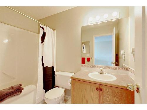 1601-5220 50A Avenue, Sylvan Lake, AB - Indoor Photo Showing Bathroom