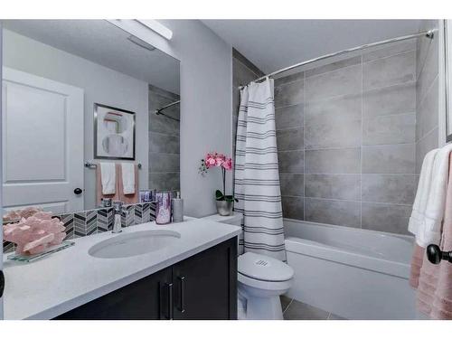 61 Belmont Park Sw, Calgary, AB - Indoor Photo Showing Bathroom