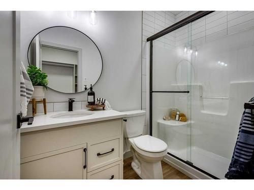 4171 Ryders Ridge Boulevard, Sylvan Lake, AB - Indoor Photo Showing Bathroom