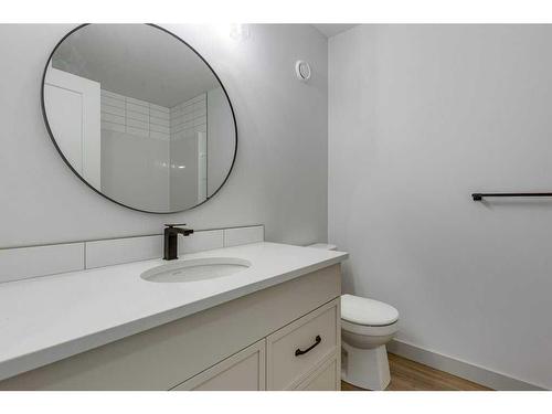 4171 Ryders Ridge Boulevard, Sylvan Lake, AB - Indoor Photo Showing Bathroom