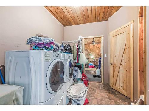 55055 Hwy 844, Raymond, AB - Indoor Photo Showing Laundry Room