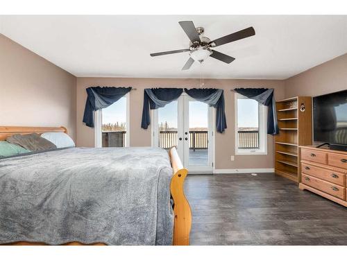 37301 Range Road 25, Rural Red Deer County, AB - Indoor Photo Showing Bedroom