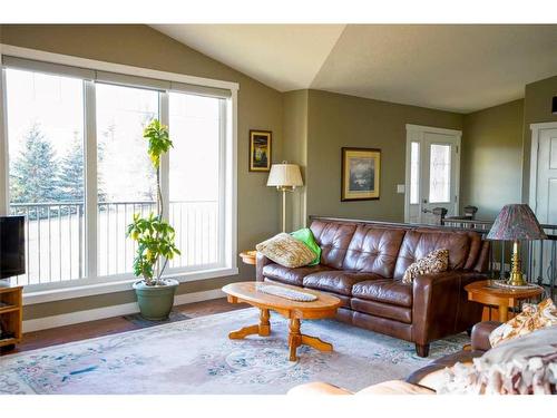 38212 Range Road 251 Range, Rural Lacombe County, AB - Indoor Photo Showing Living Room