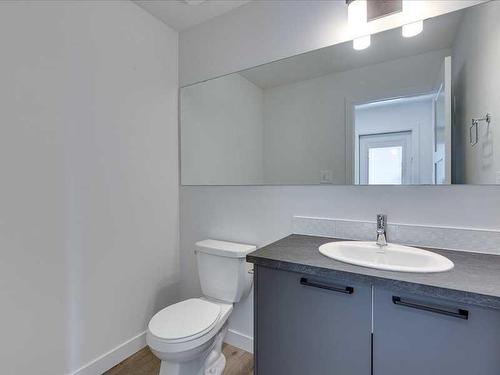 150 Vancouver Crescent, Red Deer, AB - Indoor Photo Showing Bathroom