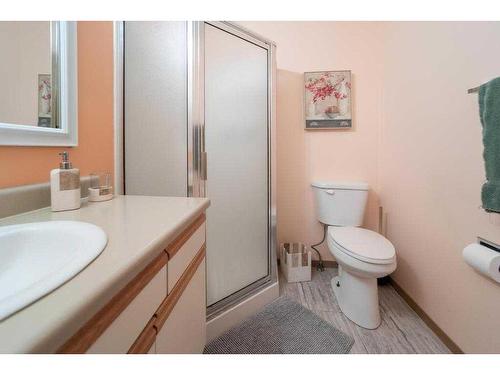 4613 48A Avenue, Killam, AB - Indoor Photo Showing Bedroom