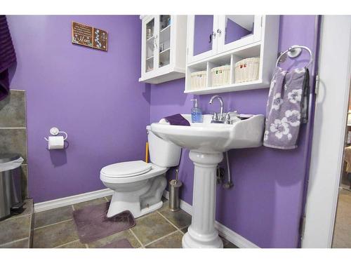 34041 Township Road 442, Rural Ponoka County, AB - Indoor Photo Showing Bathroom