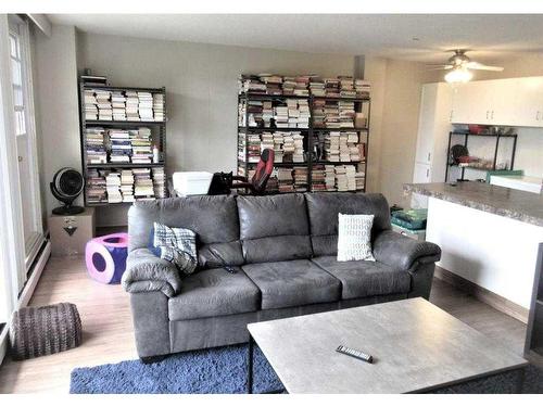 402-4700 55 Street, Red Deer, AB - Indoor Photo Showing Living Room