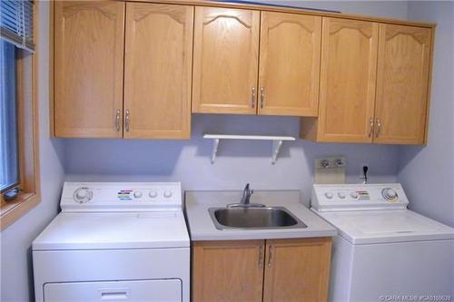 5606 46 Avenue West, Forestburg, AB - Indoor Photo Showing Laundry Room