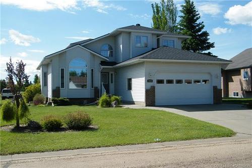 5606 46 Avenue West, Forestburg, AB - Outdoor With Facade