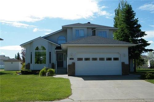 5606 46 Avenue West, Forestburg, AB - Outdoor With Facade