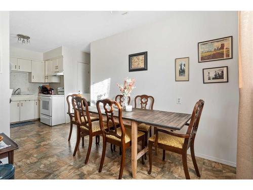 4905 59 Street, Killam, AB - Indoor Photo Showing Dining Room