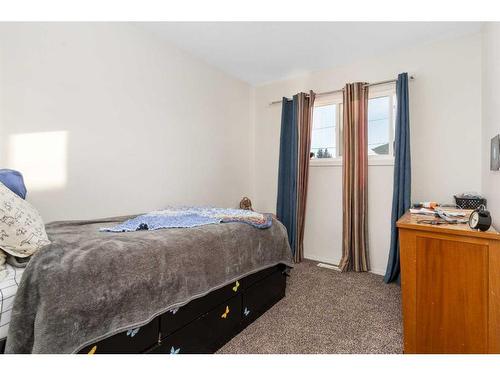 4905 59 Street, Killam, AB - Indoor Photo Showing Bedroom