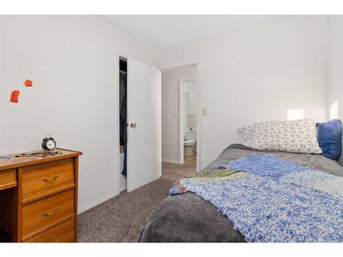 4905 59 Street, Killam, AB - Indoor Photo Showing Bedroom