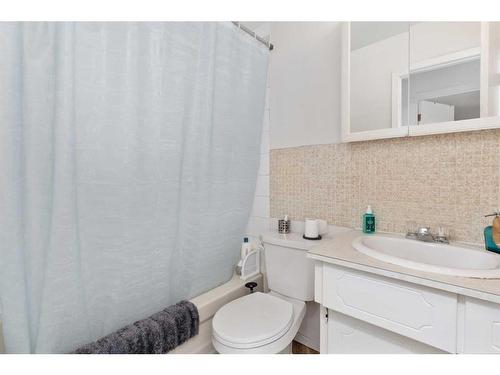 4905 59 Street, Killam, AB - Indoor Photo Showing Bathroom