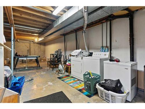 4905 59 Street, Killam, AB - Indoor Photo Showing Laundry Room