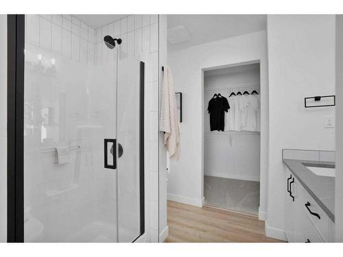 41 Thorkman Avenue, Red Deer, AB - Indoor Photo Showing Bathroom