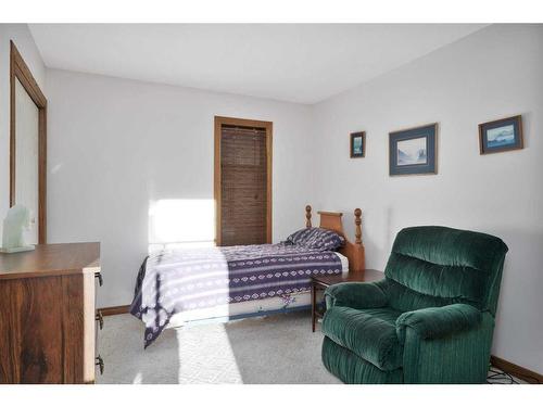 105 Meadow Drive, Rural Clearwater County, AB - Indoor Photo Showing Bedroom