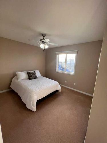 267 Rattlepan Creek Crescent, Fort Mcmurray, AB - Indoor Photo Showing Bedroom