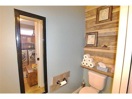 4403 Ryders Ridge Boulevard, Sylvan Lake, AB - Indoor Photo Showing Bathroom