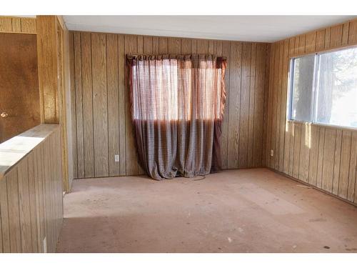 5402 46 Avenue West, Forestburg, AB - Indoor Photo Showing Other Room