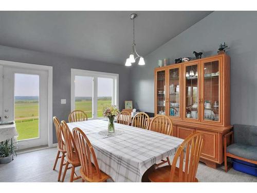 443049 Range Road 40, Rural Ponoka County, AB - Indoor Photo Showing Dining Room