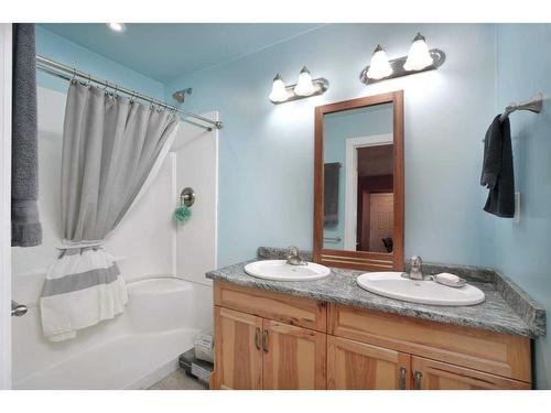 443049 Range Road 40, Rural Ponoka County, AB - Indoor Photo Showing Bathroom