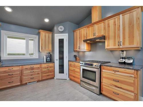 443049 Range Road 40, Rural Ponoka County, AB - Indoor Photo Showing Kitchen