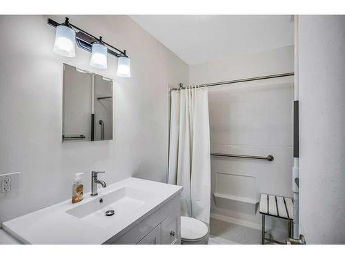 5838 50 St., Mulhurst Bay, AB - Indoor Photo Showing Bathroom