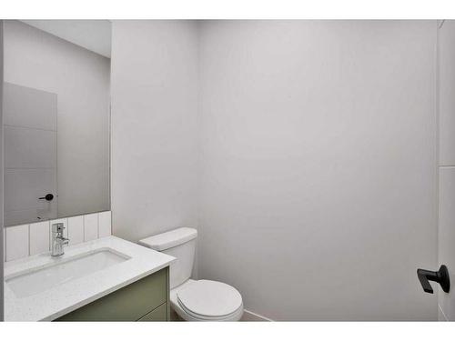 122 Gray Close, Sylvan Lake, AB - Indoor Photo Showing Bathroom