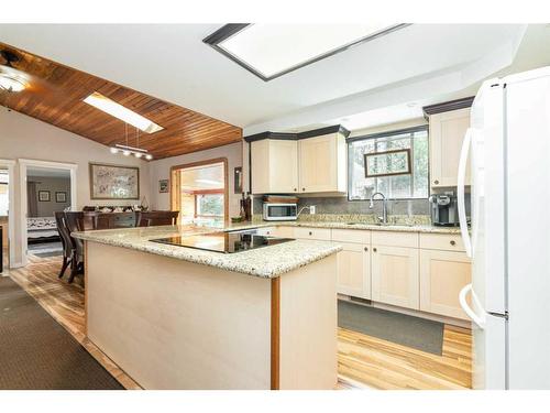 36009 2A Highway, Rural Red Deer County, AB - Indoor Photo Showing Kitchen