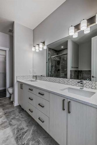 4212 63 Avenue, Innisfail, AB - Indoor Photo Showing Bathroom