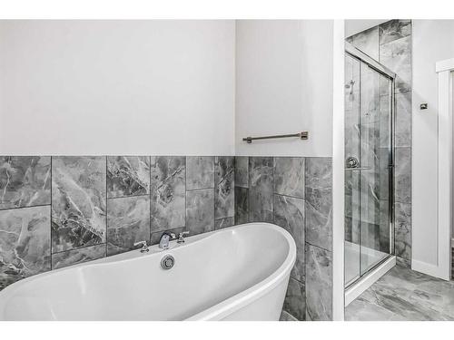 4212 63 Avenue, Innisfail, AB - Indoor Photo Showing Bathroom