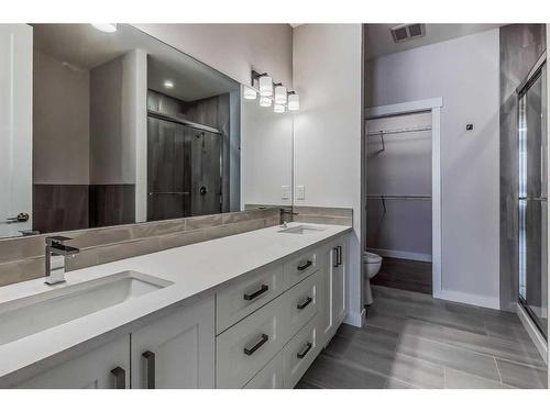 4208 63 Avenue, Innisfail, AB - Indoor Photo Showing Bathroom