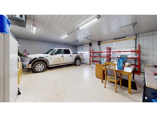 310091 Range Road 174A, Delia, AB - Indoor Photo Showing Garage