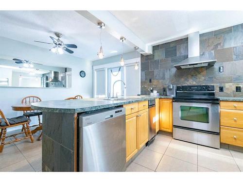 310091 Range Road 174A, Delia, AB - Indoor Photo Showing Kitchen With Upgraded Kitchen