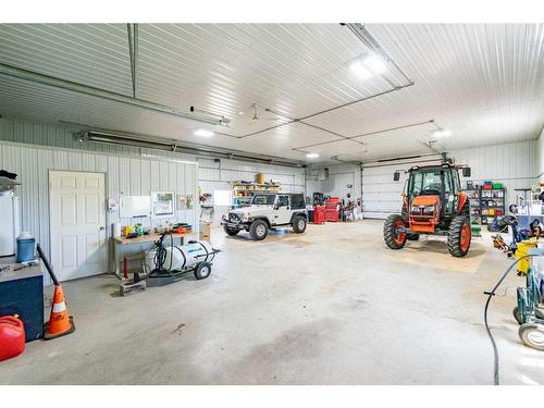 310091 Range Road 174A, Delia, AB - Indoor Photo Showing Garage