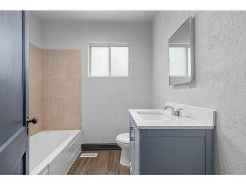 4605 49 Street, Red Deer, AB - Indoor Photo Showing Bathroom