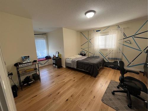 4312 Meadow Lane, Hardisty, AB - Indoor Photo Showing Bedroom