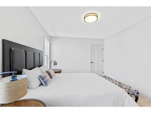 183 Cedar Square, Blackfalds, AB - Indoor Photo Showing Bedroom