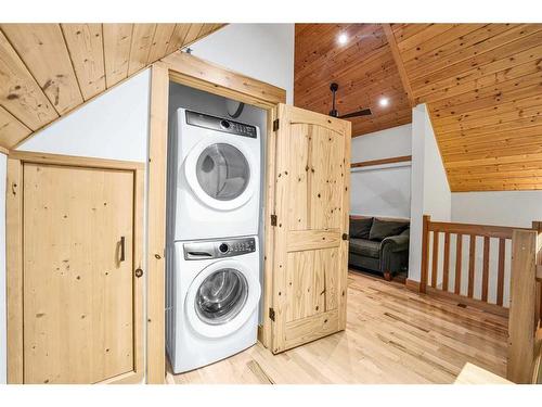 508 Summer Crescent, Rural Ponoka County, AB - Indoor Photo Showing Laundry Room