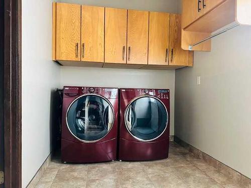 5330 57 Avenue, Rocky Mountain House, AB - Indoor Photo Showing Laundry Room