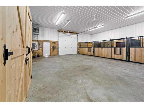 43532 Range Road 114, Rural Flagstaff County, AB - Indoor Photo Showing Garage
