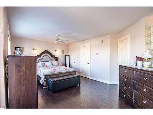 25 Ashmore Close, Red Deer, AB - Indoor Photo Showing Bedroom