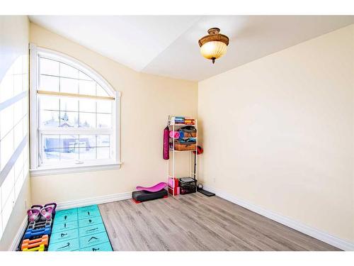 25 Ashmore Close, Red Deer, AB - Indoor Photo Showing Other Room