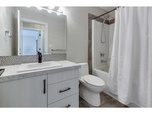 21 Longmire Close, Red Deer, AB - Indoor Photo Showing Bathroom