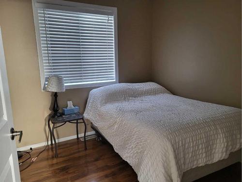 102A-10042 Township Road 422, Rural Ponoka County, AB - Indoor Photo Showing Bedroom