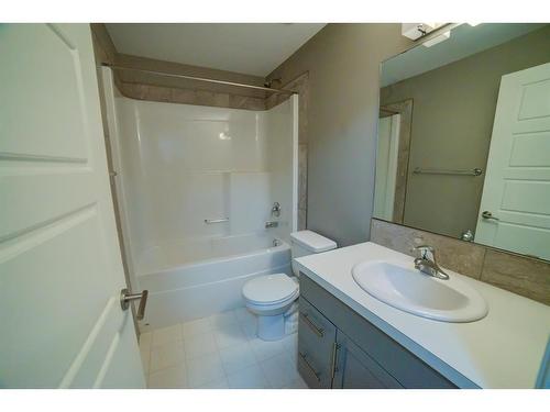 4320 Homestead Road, Lacombe, AB - Indoor Photo Showing Bathroom