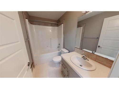4320 Homestead Road, Lacombe, AB - Indoor Photo Showing Bathroom